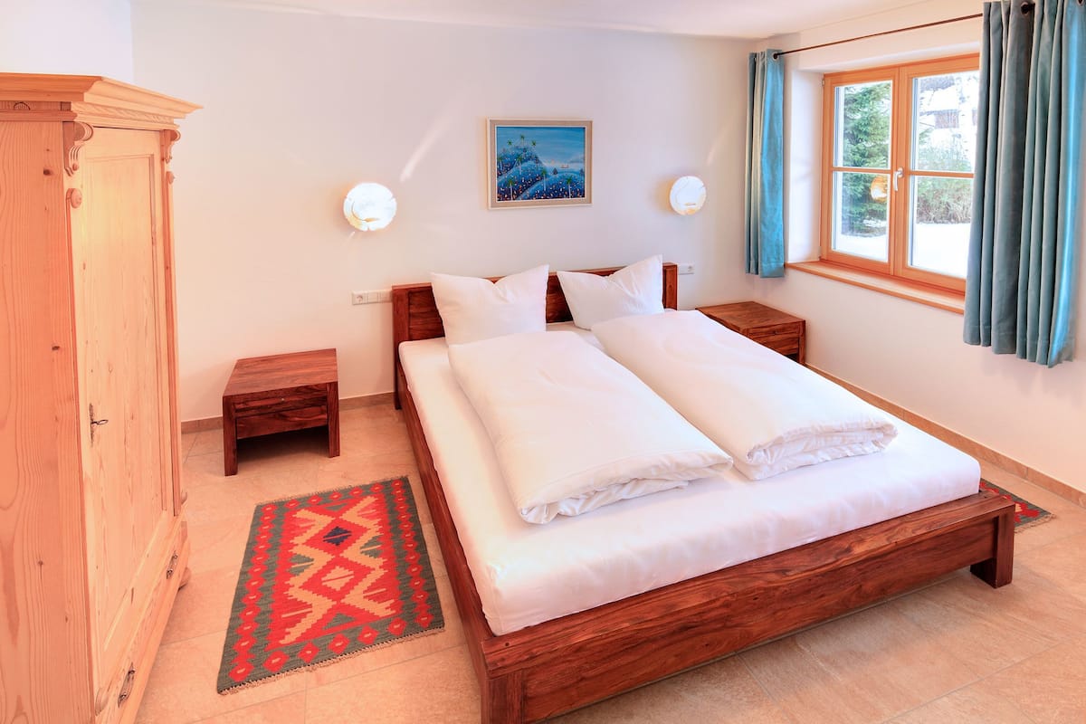 Apartment (1) | Soundproofing, free cots/infant beds, free WiFi, bed sheets