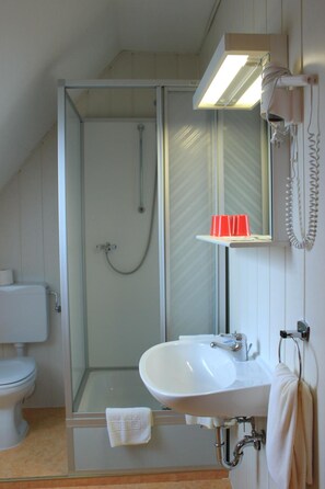 Bruser, hårtørrer, håndklæder