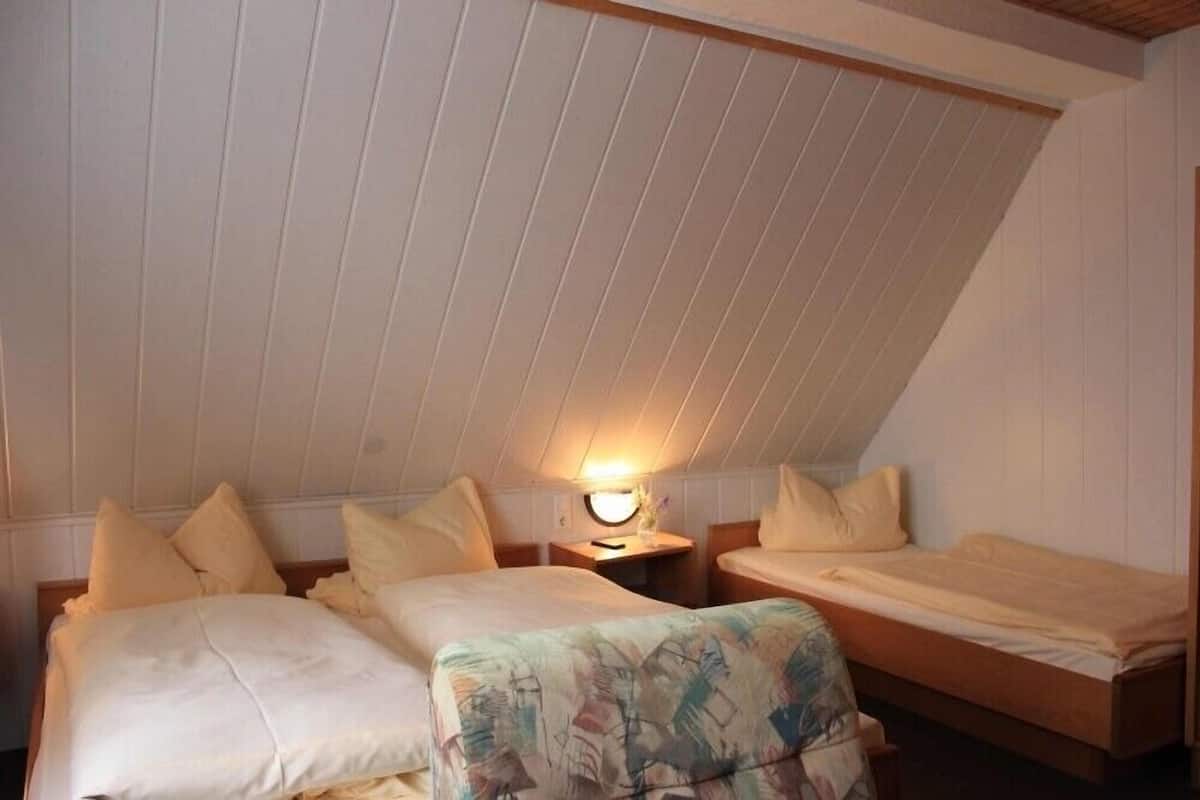 Rollaway beds, free WiFi, bed sheets