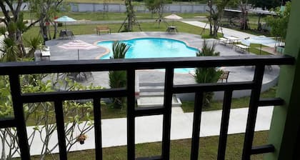 RoomQuest Chonburi Phanat Nikhom