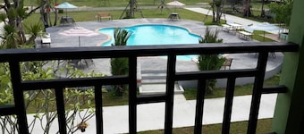 RoomQuest Chonburi Phanat Nikhom