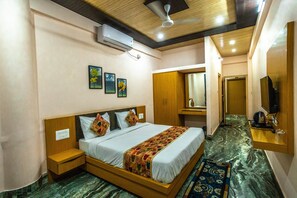 Deluxe Room, 1 Double Bed, Non Smoking | Desk, free WiFi - Hotel Kirti Plaza (Chittorgarh)