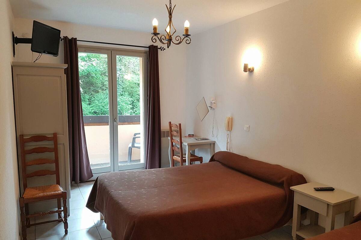 Quadruple Room | Free WiFi, bed sheets