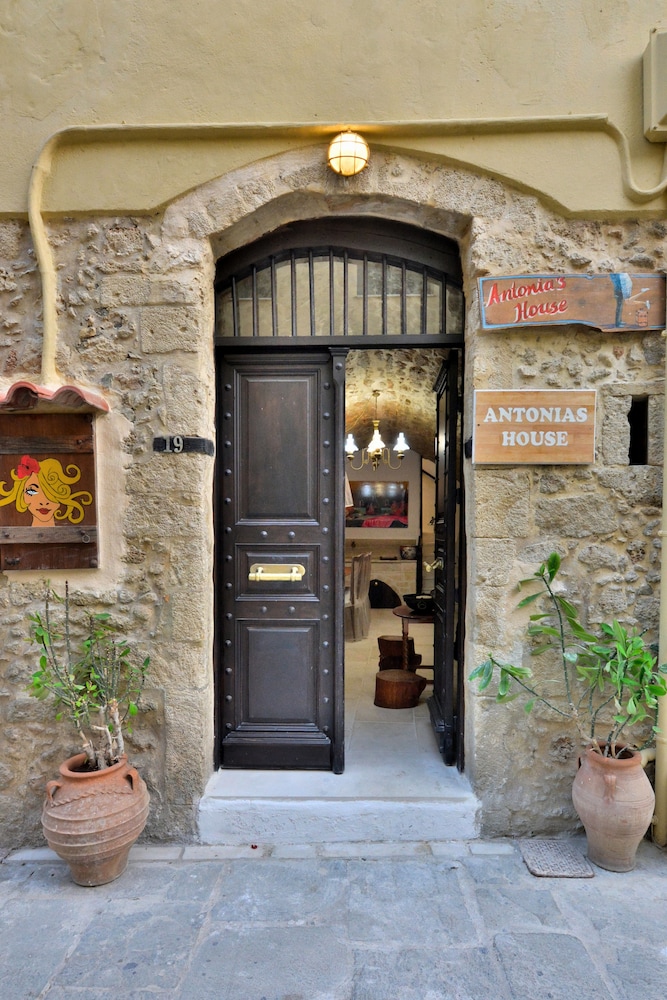 Antonia logement image