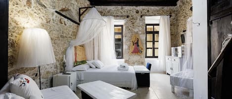 1 chambre, chambres insonorisées, fer et planche à repasser