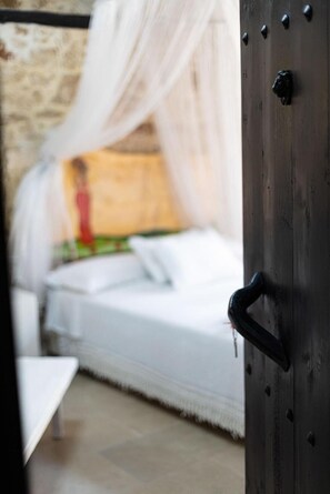 Soundproofing, iron/ironing board, free WiFi, bed sheets - Antonia's House (Rethymno)