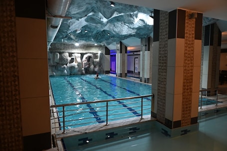 Indoor pool. Barden Hotel