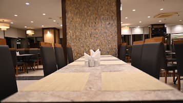 Breakfast, lunch, dinner served; Turkish cuisine