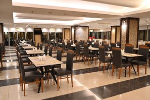 Breakfast, lunch, dinner served; Turkish cuisine  - Barden Hotel (Siirt)