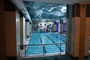 室內游泳池
