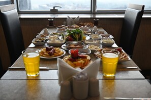 Free daily buffet breakfast