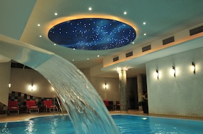 Pool waterfall - Hotel Waldkrug (Delbrueck)