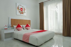 Soundproofing, free WiFi, bed sheets - Royal Homy Syariah (Depok)