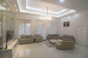 ทีวีจอแอลซีดี