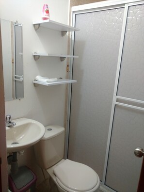 Family Apartment, 2 Bedrooms | Bathroom