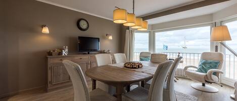 Apartment, 2 Bedrooms | 2 bedrooms, iron/ironing board, cribs/infant beds, free WiFi