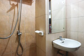 Shower, towels