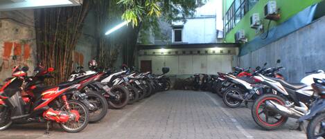 Tempat parkir