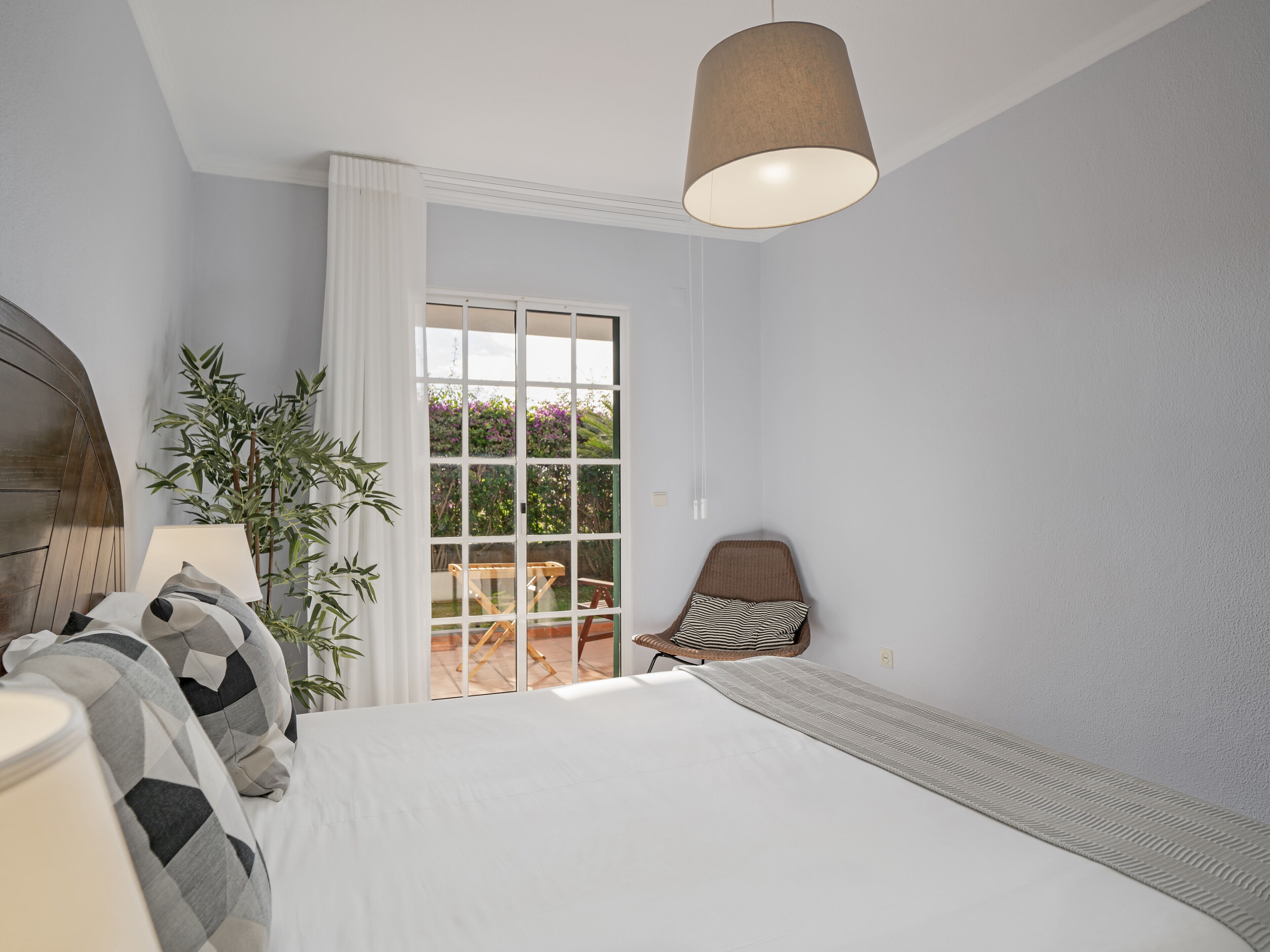 3 chambres, fer et planche à repasser, Wi-Fi, draps fournis