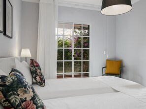 3 quartos, ferros/tábuas de passar roupa, Wi-Fi, roupa de cama