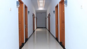 Interior entrance - Tenacity Guesthouse (West Cirebon)