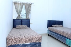 Deluxe Room | Free WiFi - Tenacity Guesthouse (West Cirebon)