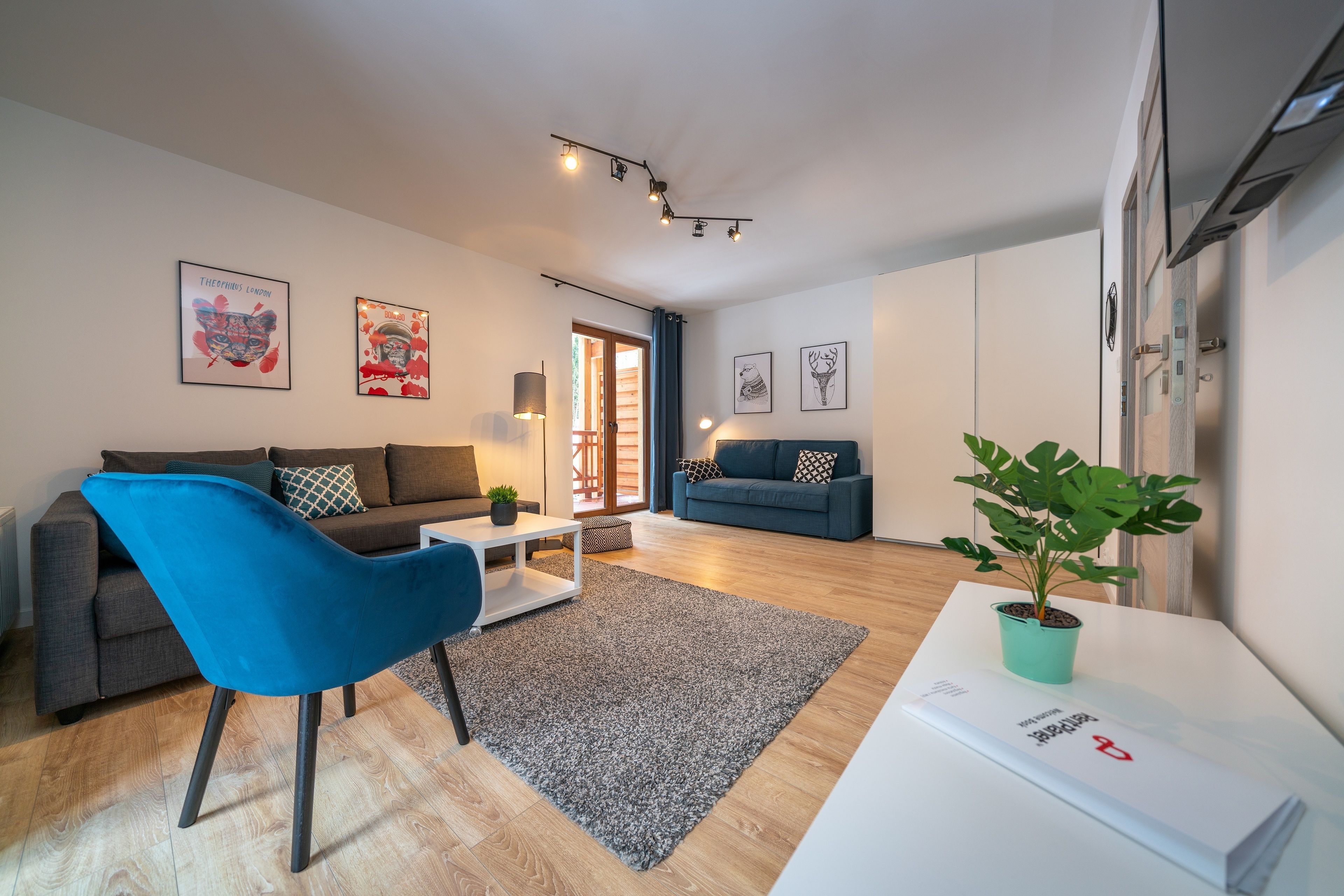 Deluxe Studio Suite, Mountain View | 1 bedroom, premium bedding, iron/ironing board, free WiFi
