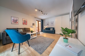 Deluxe Studio Suite, Mountain View | 1 bedroom, premium bedding, iron/ironing board, free WiFi