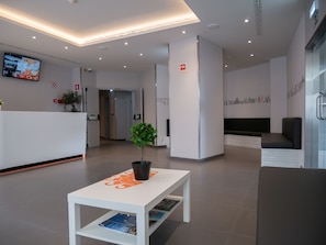 Reception - easyHotel Lisbon (Lisbon)