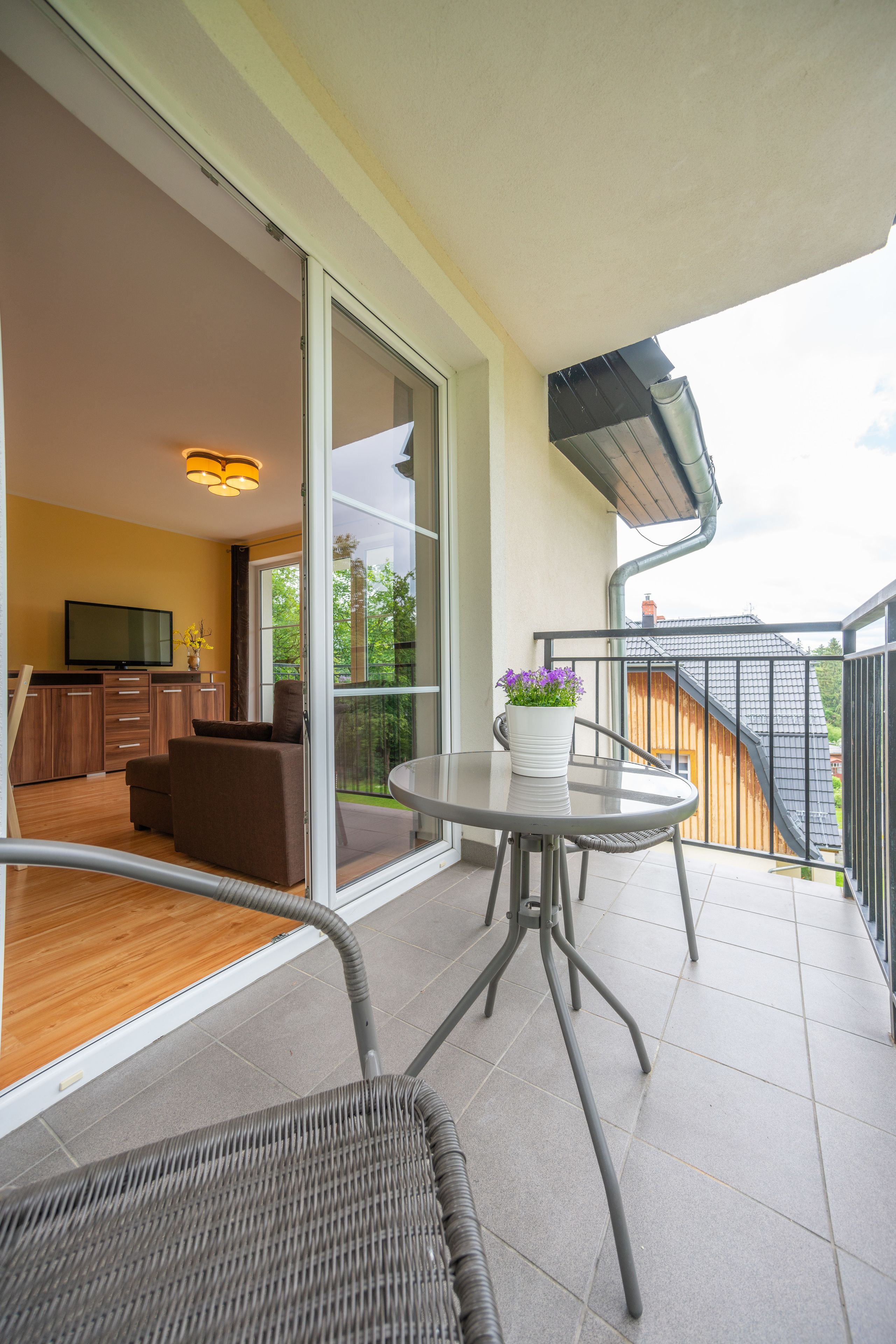 Vista frontal de la propiedad