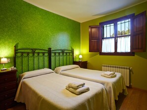 Twin Room | Bed sheets