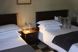 Phòng dành cho gia đình | Truy cập Internet không dây miễn phí, bộ trải giường