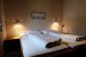 House (Robinson) | Desk, blackout drapes, cribs/infant beds - Feriendorf Waldbrunn (Waldbrunn)