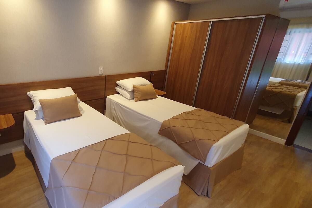 Premium Room, 1 Queen Bed, Roll-in Shower, Non Smoking | Minibar, in-room safe, laptop workspace, blackout drapes