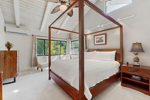 4 bedrooms, iron/ironing board, Internet, bed sheets