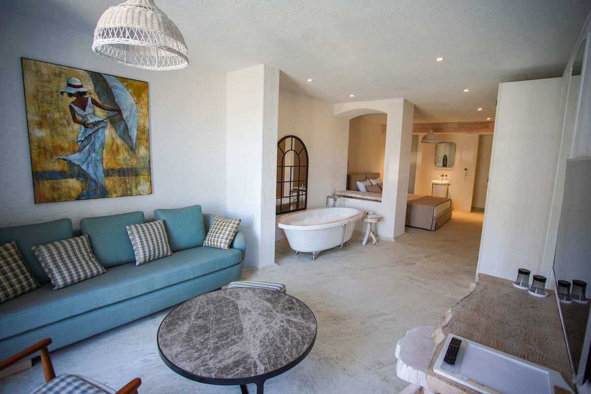Luxury Suite | Living area