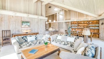 Televisio, DVD-soitin, kirjoja, videokirjasto