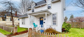 Charming downtown home near restaurants & Cap Sante Park - 2 dogs OK
