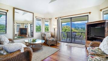 Télévision, lecteur de DVD, livres, chaîne hi-fi