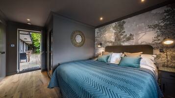 Superior Double or Twin Room | 1 bedroom, desk, iron/ironing board, cribs/infant beds