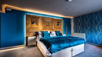 Deluxe Double Room (Best) | 1 bedroom, desk, iron/ironing board, cribs/infant beds