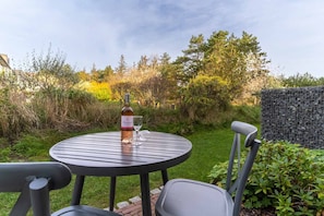 Basic Suite, Ensuite (Plus) | Terrace/patio - Hotel Tweed (St. Peter-Ording)
