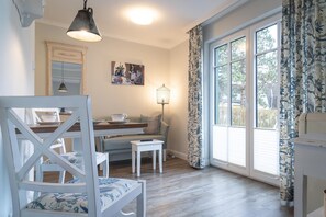 Quarto casal superior, suíte | Lounge