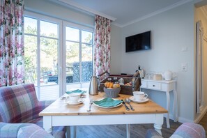 Superior Double Room, Ensuite | Lounge - Hotel Tweed (St. Peter-Ording)