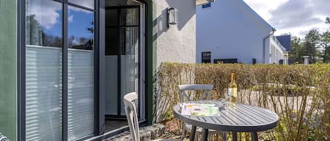 Tweepersoonskamer, en-suite badkamer | Terras