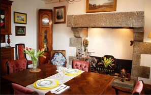 Petit déjeuner composé de spécialités régionales compris tous les jours