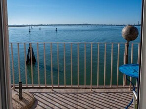 Panoramic Studio, 1 King Bed, Kitchen, Sea View | Individually decorated, soundproofing, iron/ironing board, free WiFi