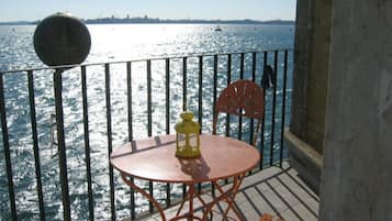 Panoramic Studio, 1 King Bed, Kitchen, Sea View | Private kitchen