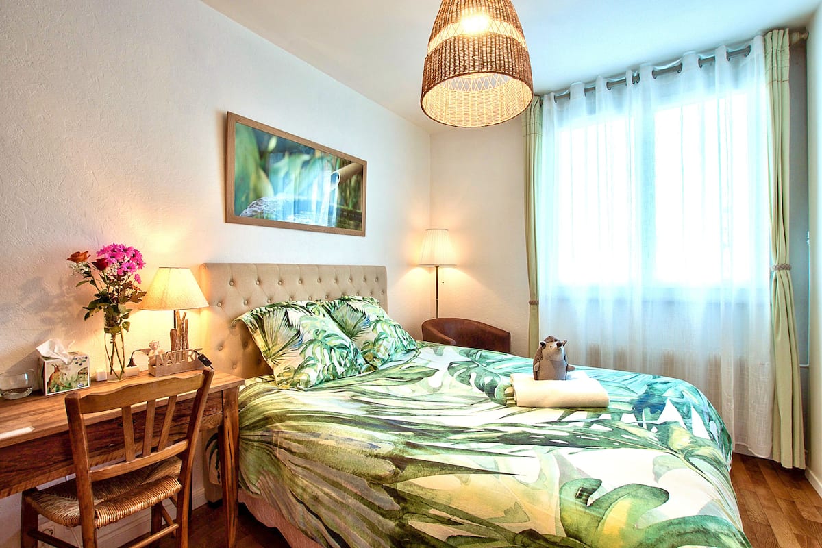 Premium bedding, individually decorated, individually furnished, desk