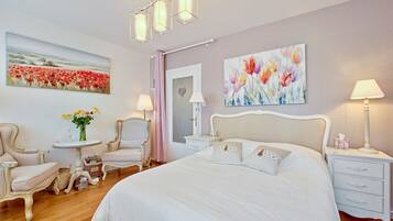 Chambre Double (La Romance) | Literie de qualité supérieure, décoration personnalisée